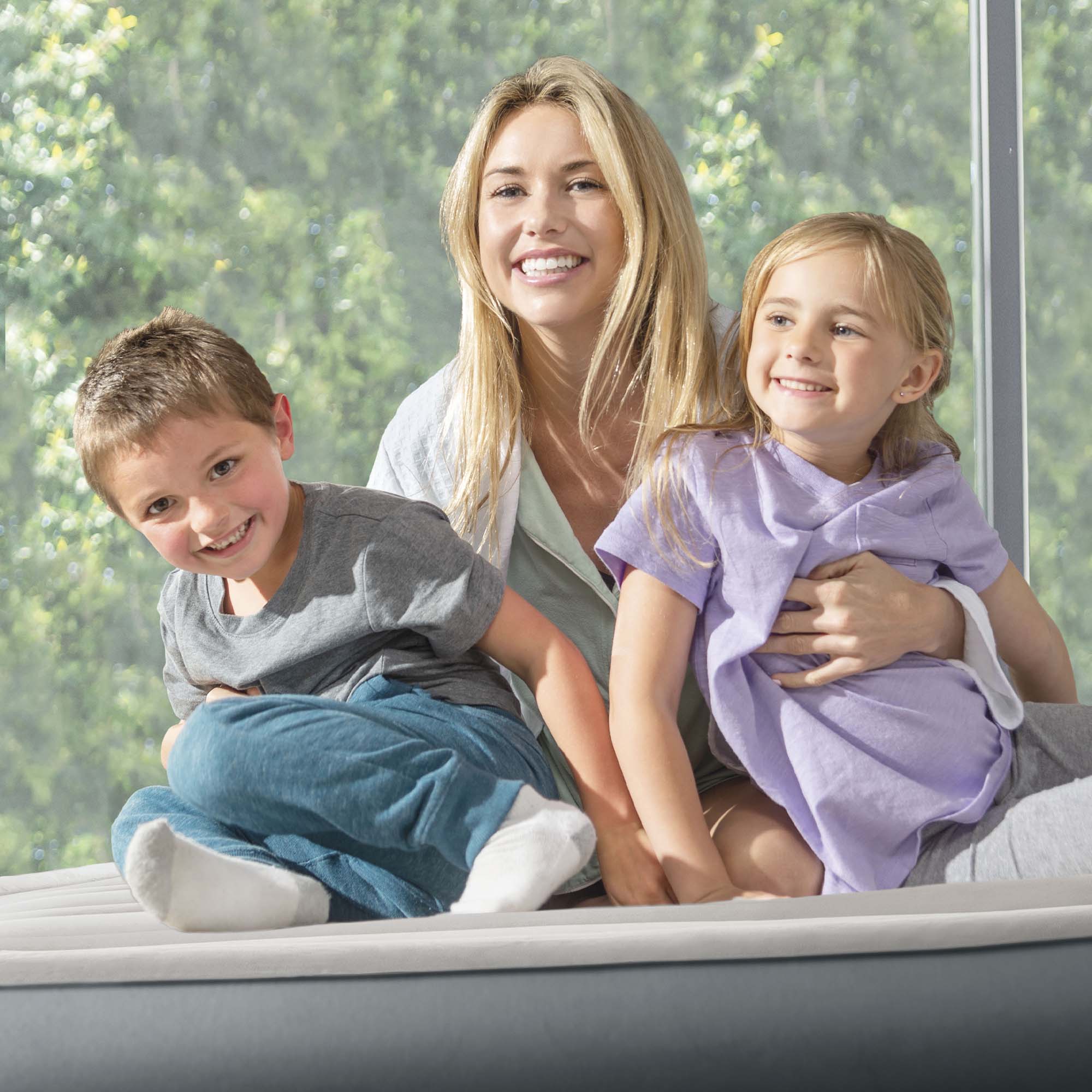 Двуспальная надувная кровать INTEX Essential Rest