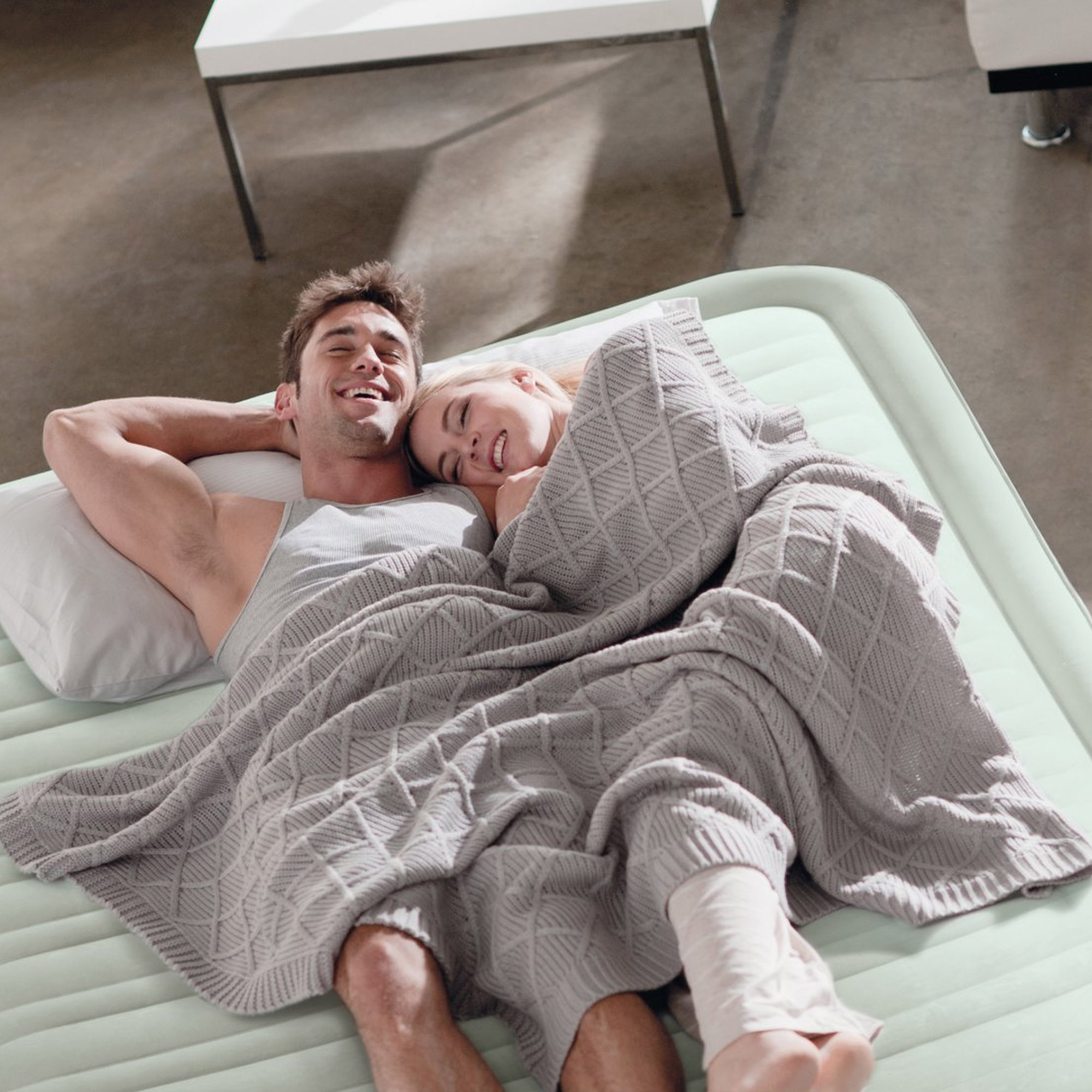 Двоспальне надувне ліжко INTEX Truaire Comfort-Plush