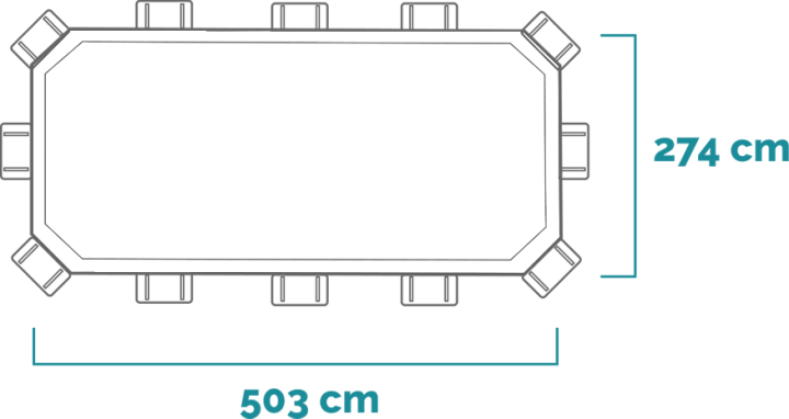 Біля басейну