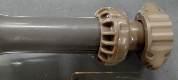 Входной/исходящий патрубок (диаметром 37,4 х 115 мм) базы управления СПА с гайкой, хаки