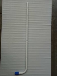 J-образная боковая опора (В) для односекционной лестницы 122 см (48