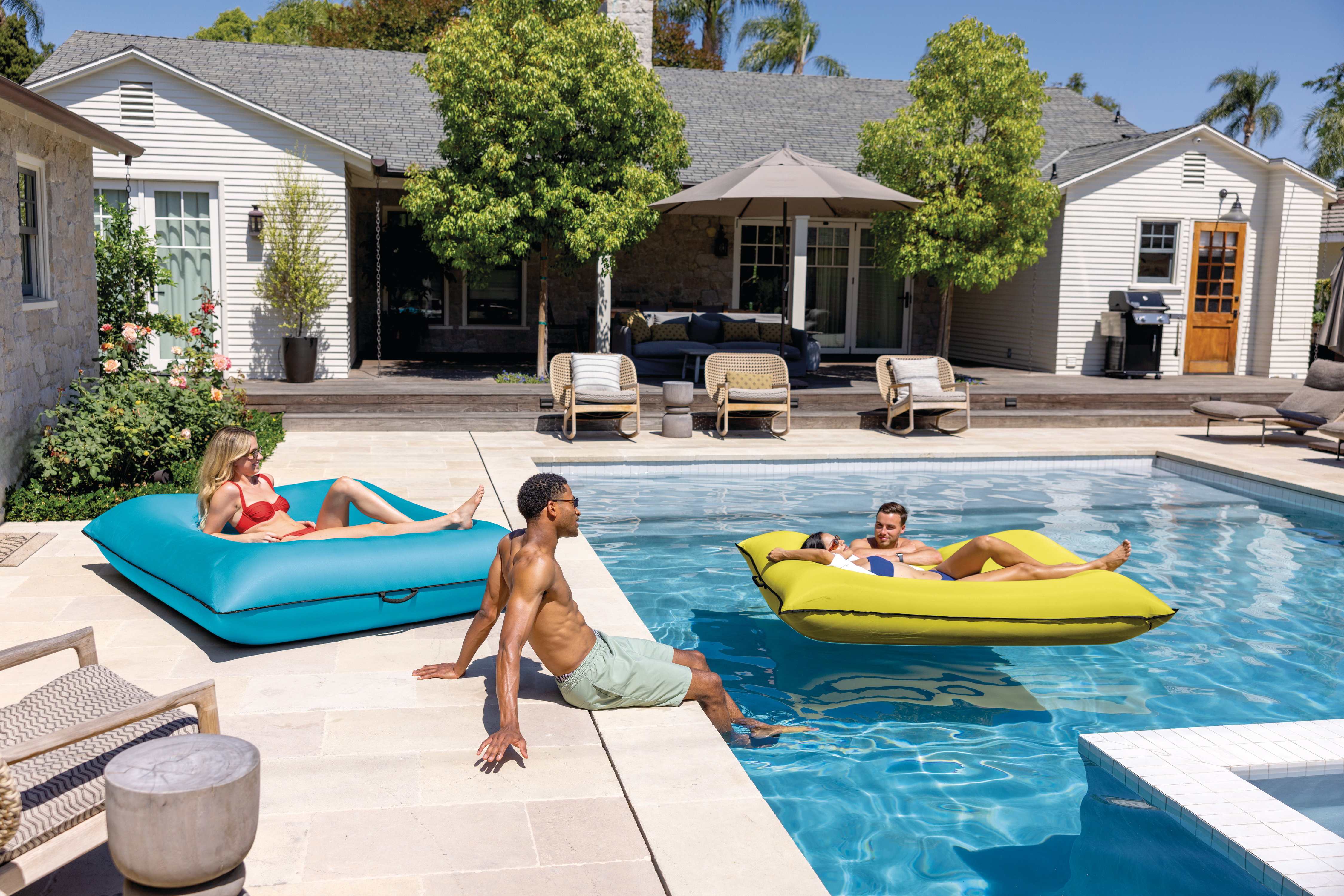 Надувной плот-матрас INTEX Luxe Lounge