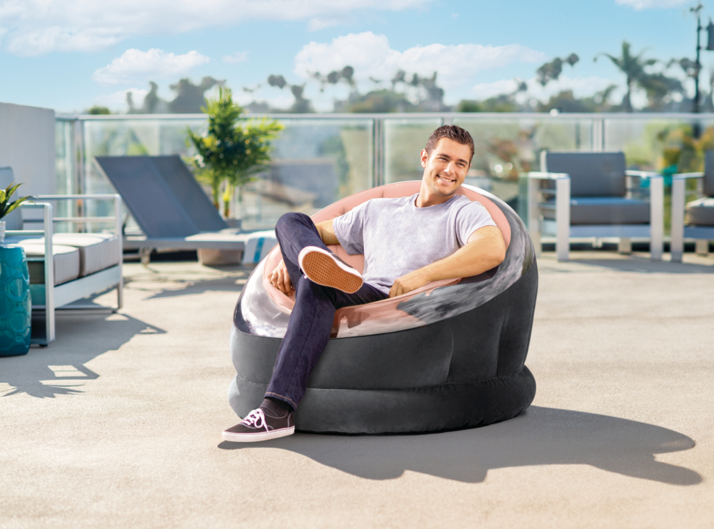 Надувні крісла та дивани